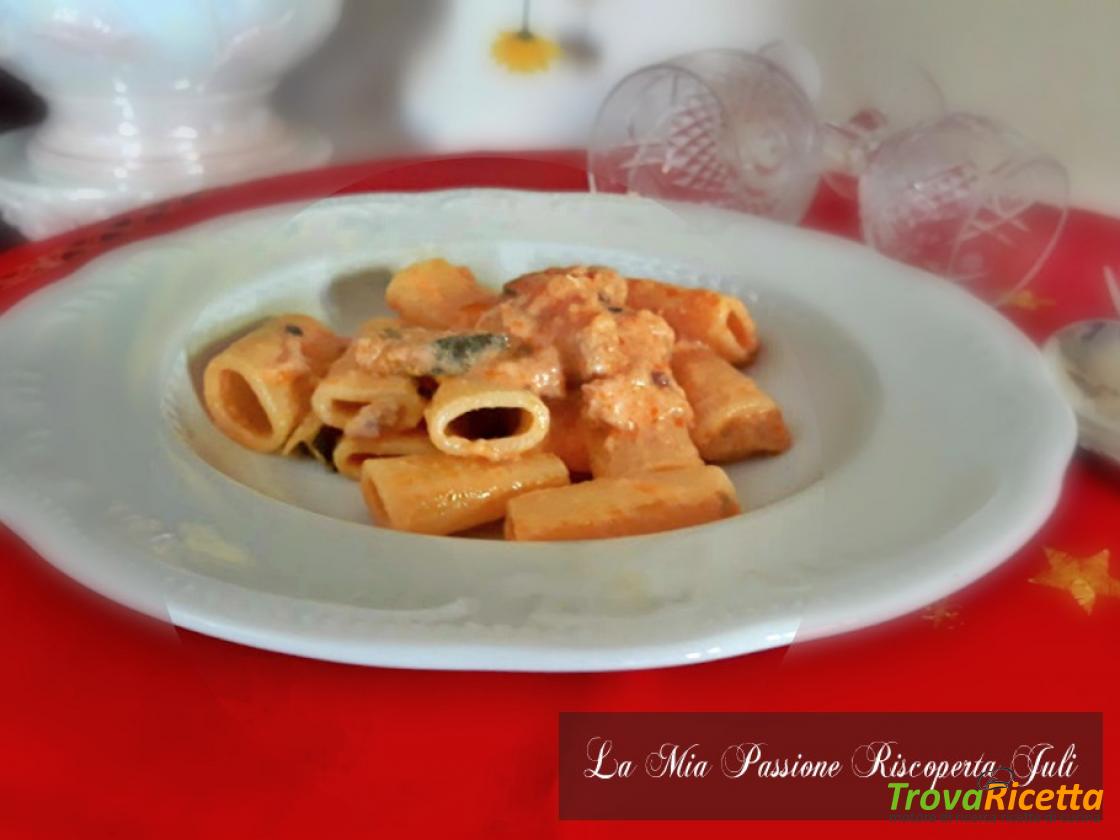 Rigatoni Con Zucchina Salsiccia E Panna Ricetta Trovaricetta Com