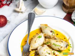 CALAMARI RIPIENI CON POMODORI SECCHI E OLIVE