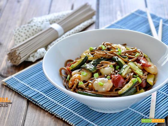 Soba noodles con gamberetti e verdure