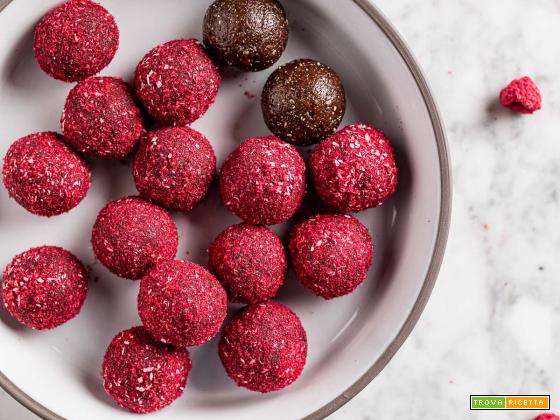 Energy Balls al Cacao Cocco e Lamponi  | Vegan Peanut Butter and Raspberry Cacao Energy Balls