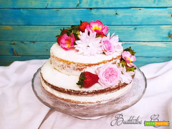 Naked cake alle fragole e fiori