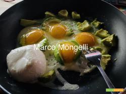 I VOSTRI PIATTI: l’idea di Marco: uova, avocado e mozzarella