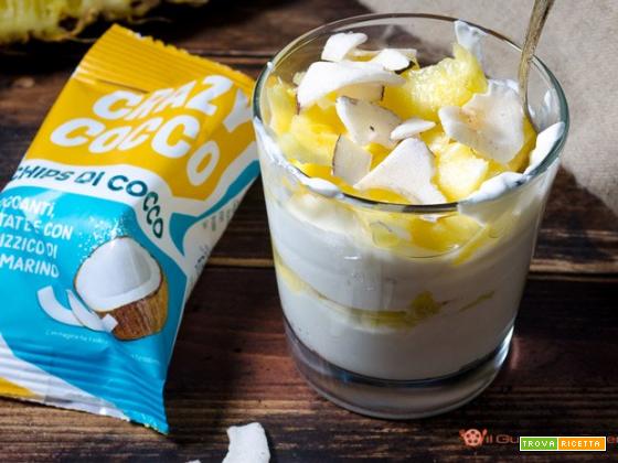 Coppa yogurt ananas e chips di cocco