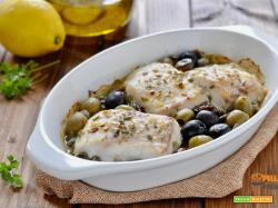 Filetti di merluzzo al forno con olive e limone