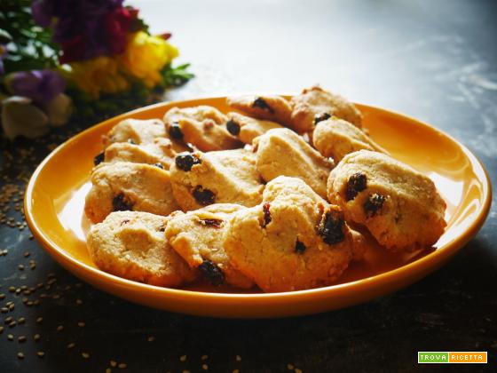 Biscotti con farina di Grano Saraceno senza glutine super golosi con Uvetta e Sesamo