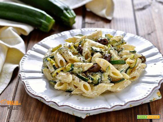 Pasta alle zucchine cremosa con olive taggiasche