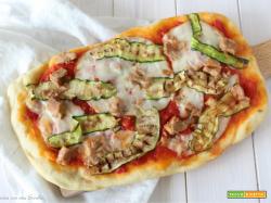 Pizza zucchine e tonno