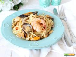 Spaghetti allo scoglio con pomodorini freschi