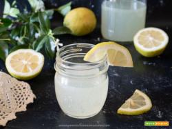 Limonata di limoni siciliani