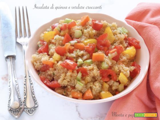 Insalata di quinoa e verdure croccanti