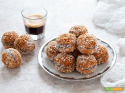Baci di amaretti semplicissimi al cocco e nutella