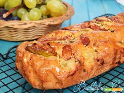Torta di fichi, uva e mandorle