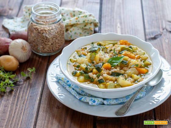 Zuppa con farro e verdure