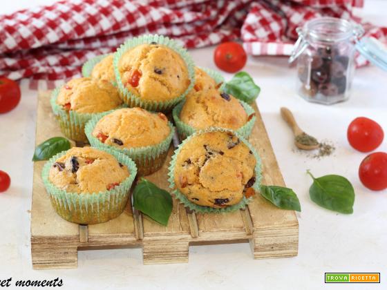Muffin con olive e pomodori