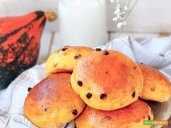 Panini dolci zucca e cannella con gocce di cioccolato