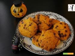 Biscotti alla zucca e cioccolato fondente senza uova in friggitrice ad aria per la merenda di Halloween