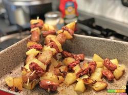 Salsiccia Wurstel e Patate al FORNO
