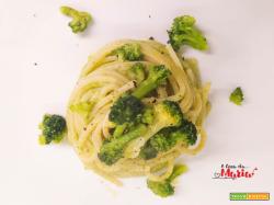 Spaghetti quadrati con crema di broccoli