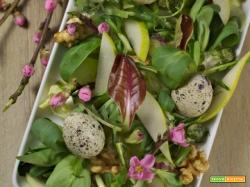 Insalatina di Pasqua con uova di quaglia e i fiori di pesco