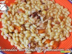 Ciccioneddos (Gnocchetti sardi) con pancetta e pomodorini gialli