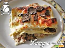 Lasagna umbra (funghi, tartufo e salsiccia)