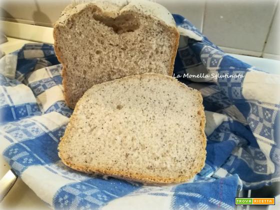 Pane integrale e semi di papavero con mdp