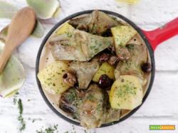 Carciofi in padella con patate ed olive taggiasche
