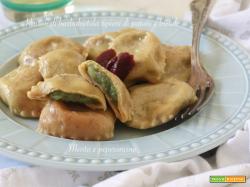 Ravioli di barbabietola ripieni di patate e bietole
