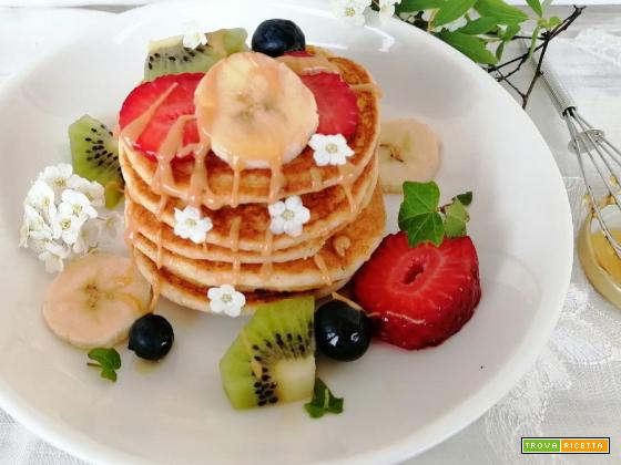 Pancake senza glutine allo yogurt e frutta