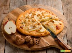 Pizza con pere e gorgonzola, una ricetta particolare