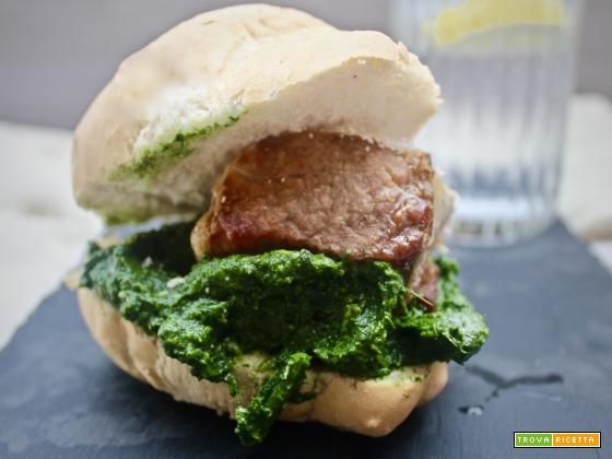 Pork and pūhā sandwich (Nuova Zelanda)