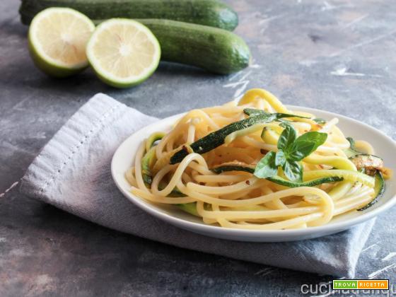 Spaghetti quadrati al limone con zucchine
