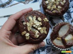 Muffin con pere e cioccolato senza burro
