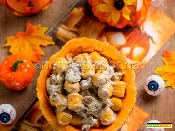 Gnocchi di zucca con i funghi per un Halloween diverso