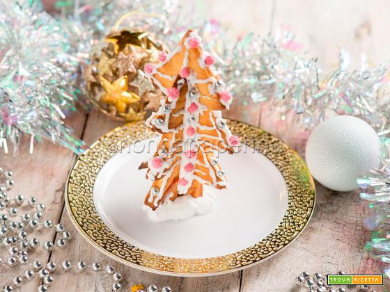 Albero di Natale di pasta frolla, un’opera d’arte culinaria