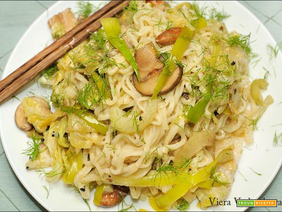 Ramen noodles con le verdure di stagione