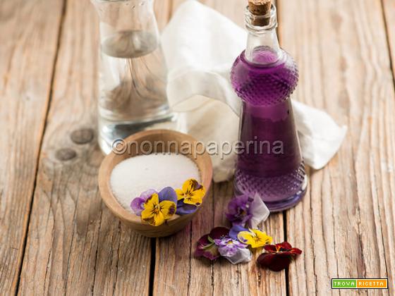 Sciroppo di violette, una preparazione profumata e versatile