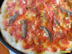 Pizza con alici sott'olio (marinara)