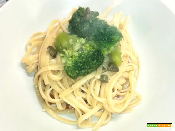 Linguine con broccoli e pomodori secchi
