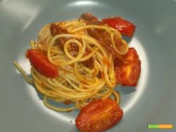 Spaghetti ai quattro pomodori