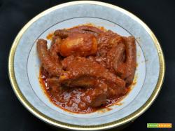 Ricetta – Costine e salsiccia di maiale al sugo