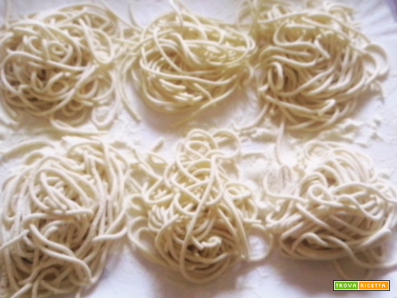Spaghetti con pasta maker