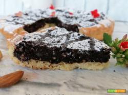 Crostata al nero di mandorle