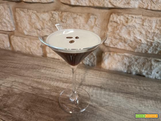 Espresso Martini cocktail ricetta: ingredienti e preparazione fatta in casa