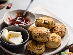 Scones con noci e datteri