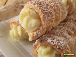 Cannoli di sfoglia e crema