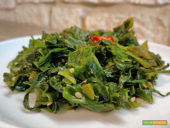 Goma Wakame ricetta: insalata di alghe giapponese con semi di sesamo (Superfood)