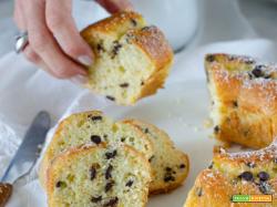 Ciambellone con ricotta e gocce di cioccolato senza burro