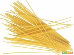 Spaghetti con salsa a crudo gustosa