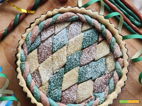 Crostata di carnevale Arlecchino con frolla colorata senza burro